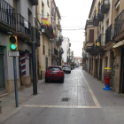 Pilones en dos carrers de les Borges per evitar la circulació de vehicles