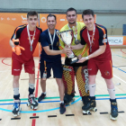 Aleix Marimon, Marc Soler, Jordi Pons y Sergi Duch, con las medallas y la copa de campeones.