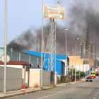 Arde un almacén de productos químicos en un polígono de Tarragona