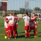 Els jugadors del Mollet celebren un dels gols que els van donar l’ascens a Primera Catalana davant de l’Artesa de Segre.