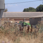 Vista de la granja on ahir va tenir lloc l’atropellament mortal a Bellvís.
