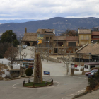 Imagen de la entrada a la población de Tiurana reconstruida en Solés, en la Noguera.