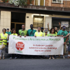 Imagen de una protesta de la PAH para intentar evitar un desahucio en Lleida ciudad.