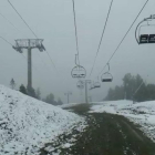 El aspecto invernal que ofrecía ayer la estación de esquí de Port Ainé tras la nevada.
