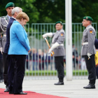 Merkel volvió a sufrir temblores durante una recepción.
