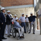 Bargalló (tercer per la dreta), durant la visita a les obres del nou institut de Torrefarrera.