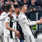 Cristiano Ronaldo celebra junto a sus compañeros el tercer tanto, que daba el pase a la Juventus.