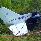 Les restes de l'avioneta sinistrada, que va quedar gairebé calcinada