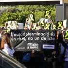 Detalle de unos manifestantes de la ANC el viernes ante la Sagrada Família de Barcelona.