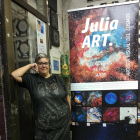 L’artista JuliaART exhibeix part de la seua obra al COU d’Àger.
