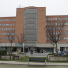 El edificio principal del hospital Arnau de Vilanova