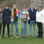 Els clubs van homenatjar l'exentrenador Emili Vicente, amb la seua viuda, Antònia, i el fill gran