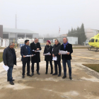 Visita de Isidre Gavín y representantes del territorio al helipuerto. 