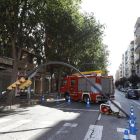 A l’avinguda de les Garrigues de Lleida un semàfor va quedar tombat a la calçada i es va haver de regular el trànsit.
