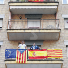 Banderas para todos los gustos en un mismo balcón