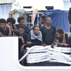 Immigrants a bord del ‘Diciotti’, a Itàlia.