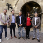 Alberto Fernández Díaz (centre), ahir amb els regidors Dolors López i Joan Vilella (dreta).