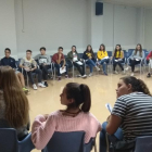 Els joves de quart d’ESO que formen part de la cooperativa en una de les primeres reunions.