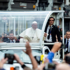 El papa Francesc va arribar ahir a Dublín per participar a la Trobada Mundial de les Famílies.