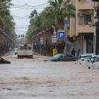 Una calle de la localidad murciana de Los Alcázares, ayer, inundada.