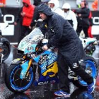 La pluja i l'asfalt "ofeguen" el Gran Premi de la Gran Bretanya