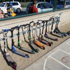 Pàrquing per a patinets en un col·legi de Balaguer