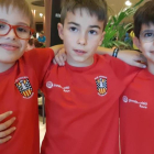 Aquests són els tres integrants de l’equip del Club Escacs Mollerussa que ha guanyat el Català sub-8.