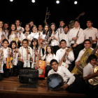 L’Orquesta de Reciclados de Cateura és una formació filharmònica juvenil amb instruments reciclats de materials de les escombraries.