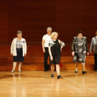 Más de 150 mujeres mostraron ayer sus propias creaciones en el Auditori Enric Granados.