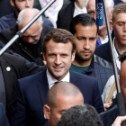 El president francès, Emmanuel Macron, amb Benalla just darrere d’ell, en una imatge d’arxiu.