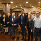 Alejandro Fernández, en el centro, participó en el acto central de campaña del PP en Lleida.
