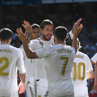 Sergio Ramos felicita a Hazard tras su primer gol con el Madrid.