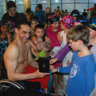 El nadador paralímpic Miguel Luque fa un clínic a Vielha davant més de cent persones