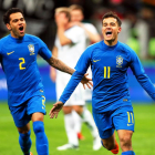 Coutinho festeja el gol que marcó de penalti en la goleada de Brasil sobre Rusia.