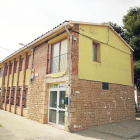 Imatge de l’escola de la Pobla de Cérvoles, que a l’actualitat compta amb cinc alumnes.