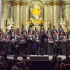 El ‘Rèquiem’ amb el paranimf de la universitat felipina vestit de groc.