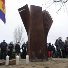 Vista de la escultura instalada en Lleida en honor a los deportados a los campos de concentración nazis. 