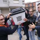 La llegada de las urnas a Balaguer a primera hora del día 1 de octubre.