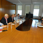Un momento de la reunión entre los representantes de Asoprovac con la consellera Jordà.