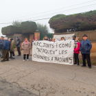 Veïns protestan delante de los silos de Pardinyes.