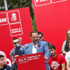 El secretario de Organización del PSOE, José Luis Ábalos, interviene en la Fiesta de la Rosa de la localidad valenciana de Torrent.