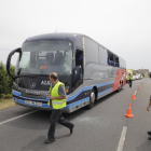 Estado en el  que quedó el vehículo (de alquiler) siniestrado ayer en la N-240 a su paso por Tarrés. 