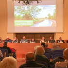 La asamblea de regantes del Canal d’Urgell celebrada ayer en Mollerussa.
