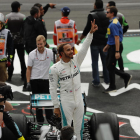 Lewis Hamilton celebra su quinto título mundial de Fórmula Uno después de ser cuarto en México.