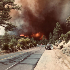 L’incendi de Califòrnia seguia ahir fora de control després de multiplicar-se’n l’extensió.