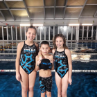 Els tres nadadors aranesos que van participar en l’entrenament.