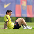 Leo Messi reflexiona després de finalitzar l’entrenament de dissabte a la Ciutat Esportiva.