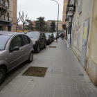 El carrer Hostal de la Bordeta, sense arbres.