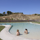 Alfés va obrir ahir les piscines al cap de 5 dies. És una de les localitats afectades per la decisió del jutge.