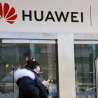 Huawei sanciona dos empleats per un tuit corporatiu enviat des d'un iPhone